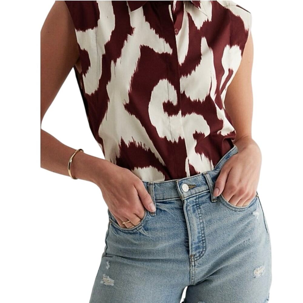 Printed Tapered Sleeveless Button Up Shirt - Picture 4 of 10